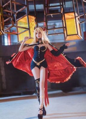 七次狼在线永久观看免费_十万网红美女美酱
